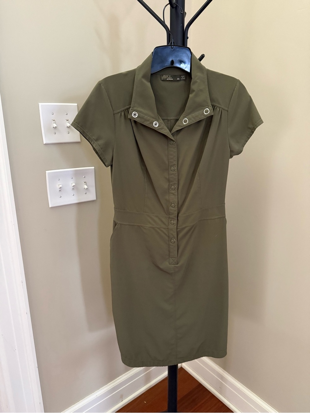 Prana Olive Green Short-Sleeve Snap sheath Dress